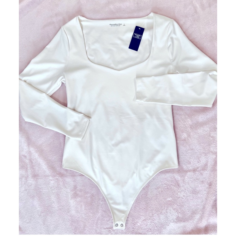 A&F Long-Sleeve Double Layered Seamless Fabric Sweetheart Bodysuit